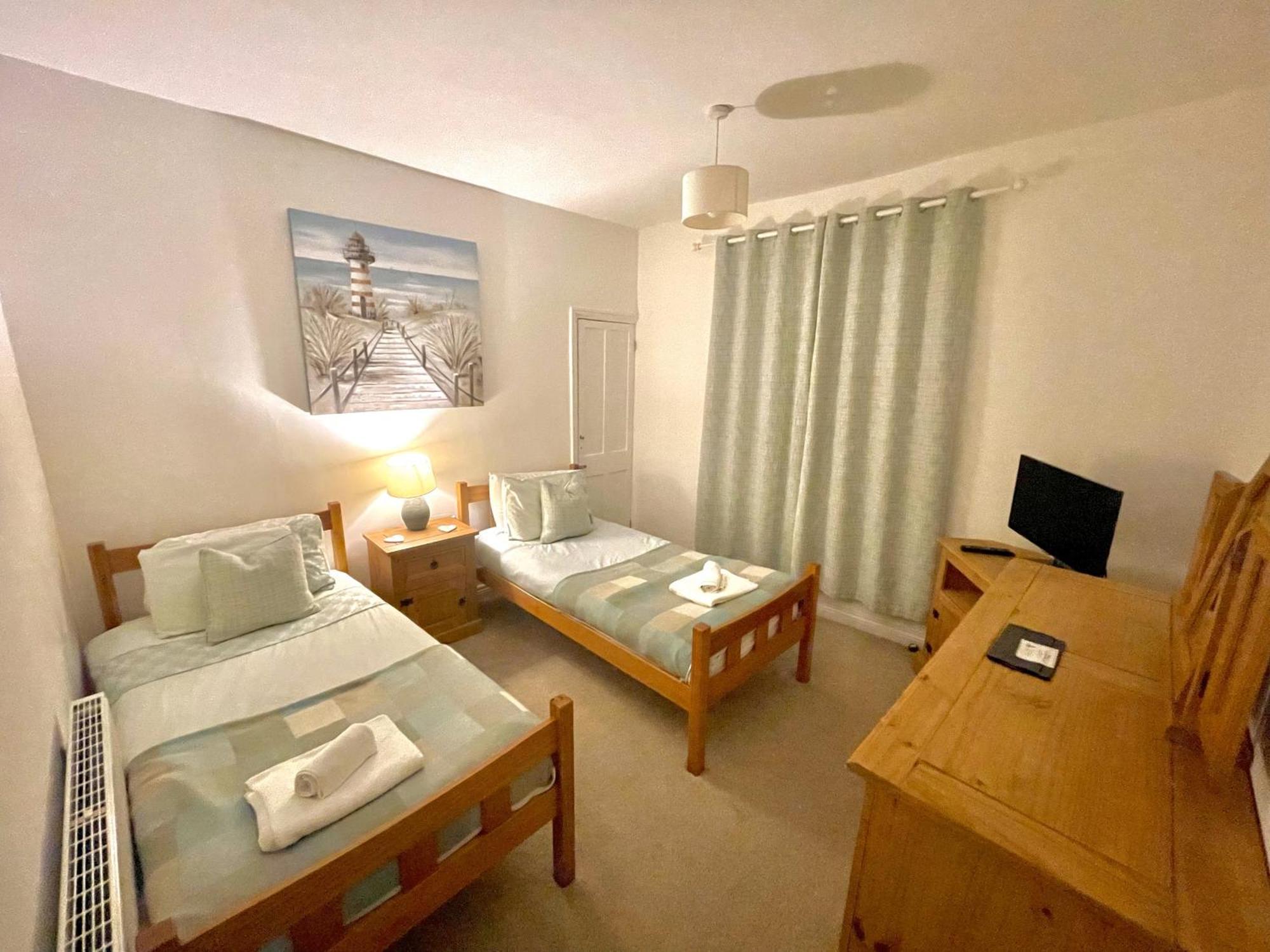 Tidesreach Filey, Sleeps 13, Close To Beach Exterior foto